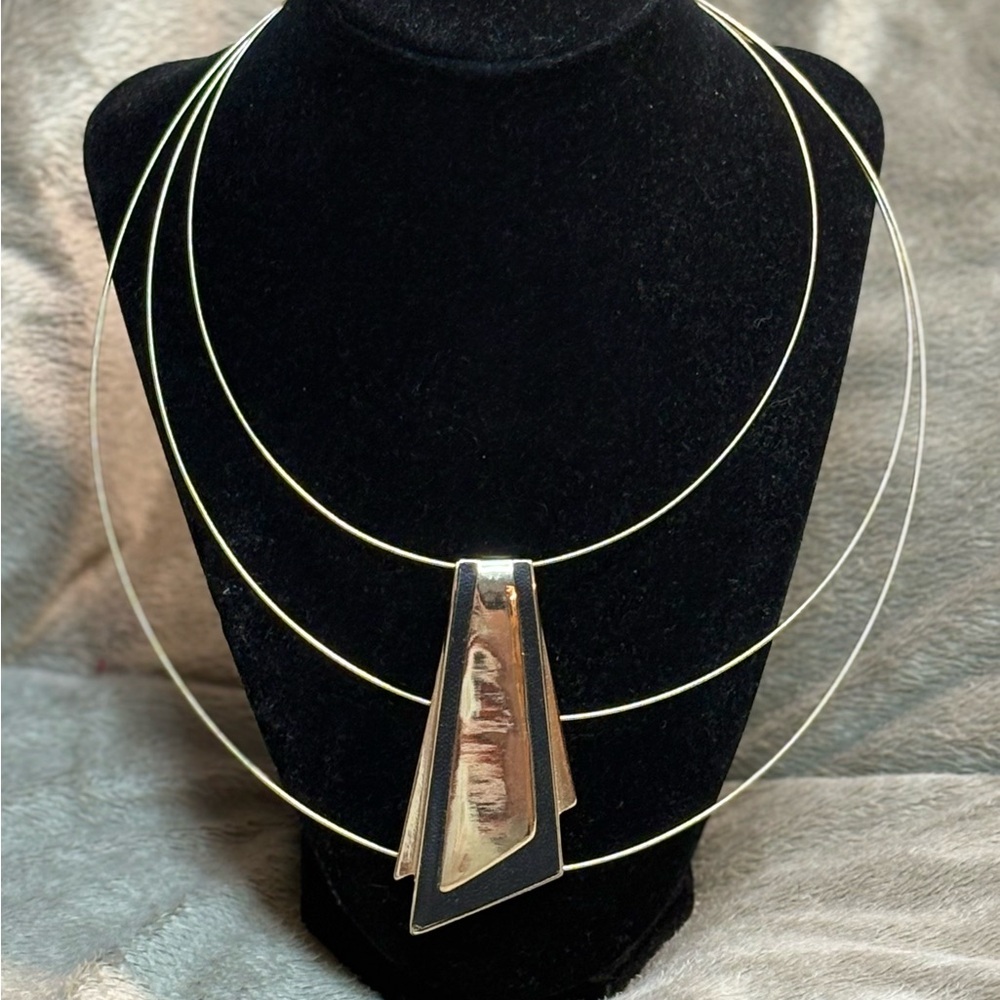 Chic Bkack and Gold Layered Necklace